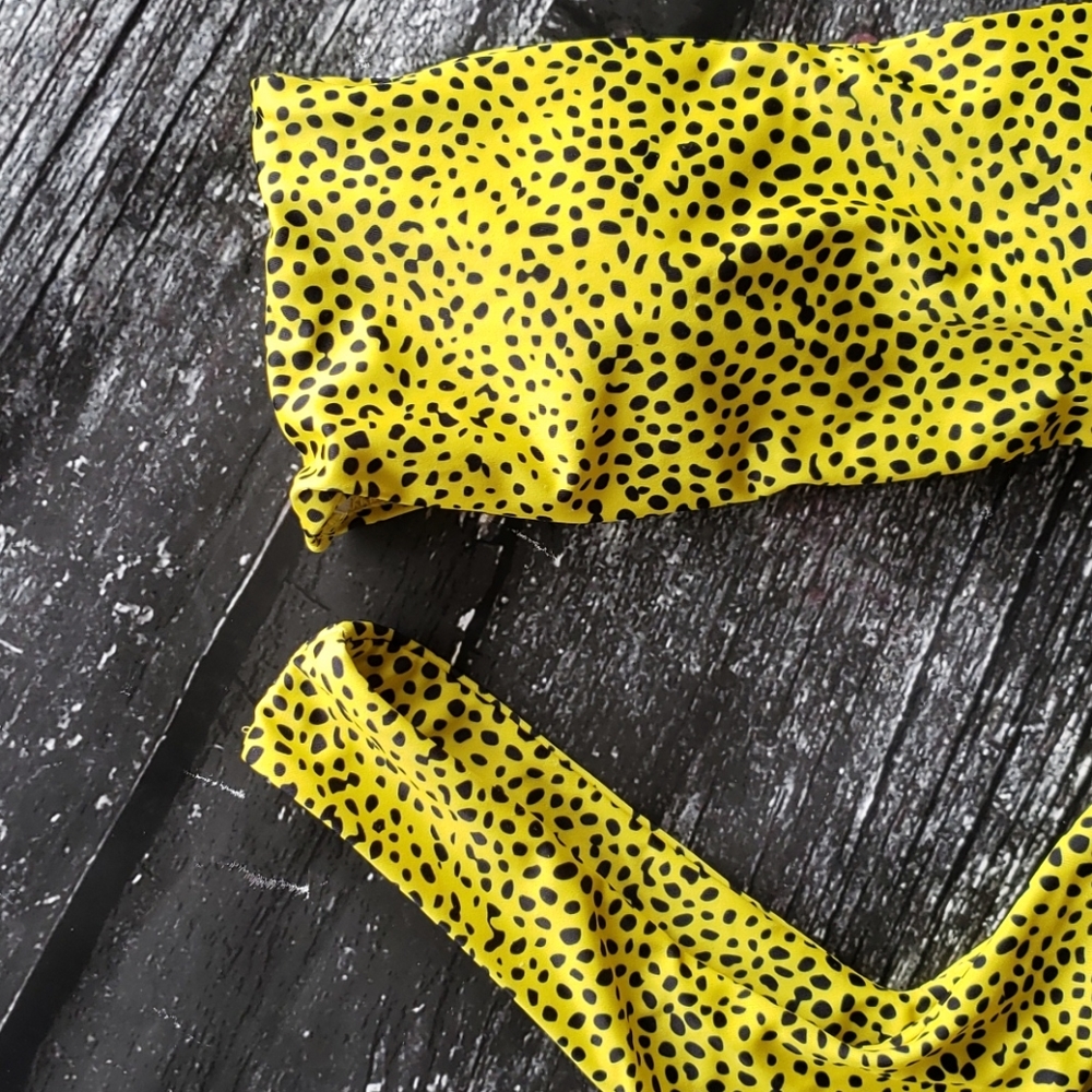Bikini Bandau Style with gorgeous pattern Size 4 - Picture 3 of 8